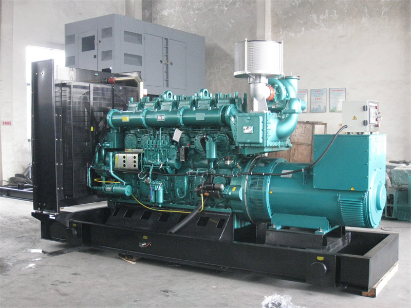 阳城200KW 柴油发电机的油耗是多少？